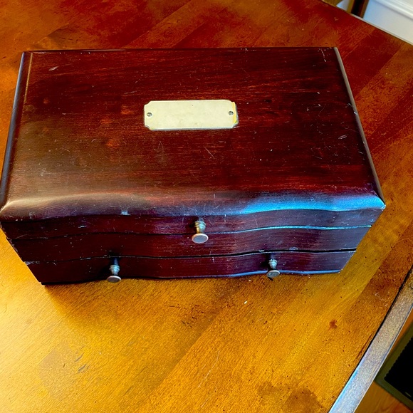 Reed & Barton jewelry box w/blank engraving plate.Dark wood finish. - Picture 1 of 2